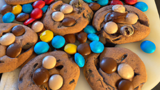 Cookies au chocolat, pépites de chocolat et smarties