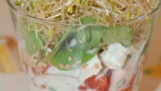 Verrine tomate-feta et alfalfa