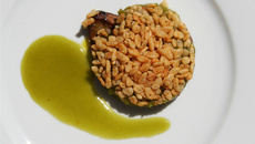 Crumble de foie gras et reine claude