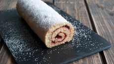 Roulé à la confiture simple et gourmand