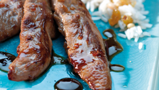 Aiguillettes à la sauce soja et riz à la canelle