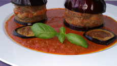 Timbales de bœuf et compotee d'aubergines au basilic