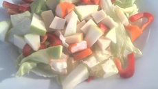 Salade autour du surimi