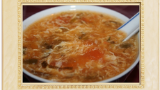 Soupe chinoise aux œufs et aux tomates