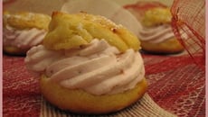 Petits choux à la mousse de fraise