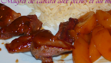 Magret de canard aux pêches et au miel