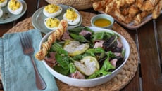 Salade au jambon et chèvre chaud