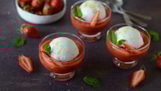 Île flottante aux Fraises du Périgord IGP et à la menthe