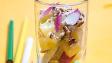 Salade de pommes de terre et radis, sauce wasabi et noisettes concassées