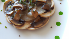 Carpaccio de cépes au vinaigre balsamique