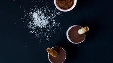 Petits pots en trompe l'oeil au chocolat