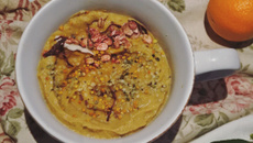 Smoothie bowl automnal, à la patate douce & aux épices