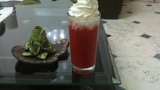 Smoothie aux fraises et à la fleur d'oranger