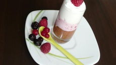 Verrines de 3 mousses : chocolat, framboise, noix de coco
