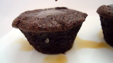 Fondants au chocolat et coulis au café