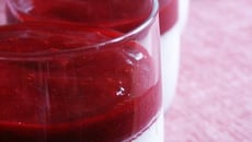 Pamna cotta vanillée au coulis de framboise