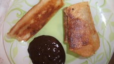 Nems à la banane et sauce chocolat