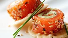 Petits roulés au saumon fumé et avocat