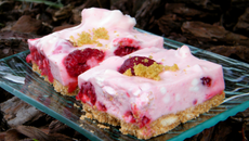Carrés sans cuisson, framboises, citron & chamallows