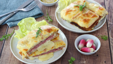 Croque-monsieur au fromage à raclette