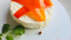 Fromage de chèvre dans sa robe de poivron