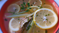 Bouillon de rouget-barbet à la citronnelle