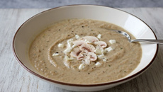 Potage aux champignons de Paris et au fromage de chèvre