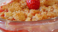 Crumble aux fraises & noix de coco