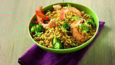 Riz complet au curry, crevettes et brocolis