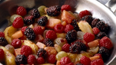 Fricassée de fruits au jus de pain d'épices et de thé