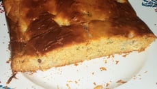 Petits moelleux aux pêches, basilic  et huile d'olive