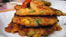 Beignets de maïs & poivrons à la coriandre