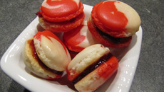 Macarons bicolores à la cerise