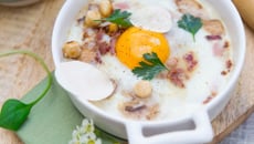 Œuf au plat, champignon de Paris, jaune aux éclats de noisette