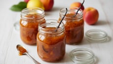 Confiture de brugnons à la vanille