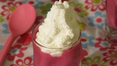 Soupe de betterave à la chantilly de basilic