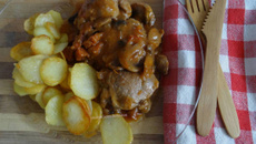 Sot l'y laisse de dinde à la sauce tomate et chorizo au bourgogne