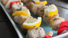 Mini-brochette de poulet à la citronelle glacée