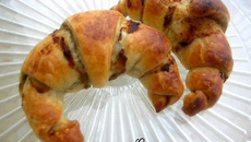 Croissant au caviar d'aubergine