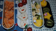 Poulet basquaise, salade de fruits et toast st morêt jambon