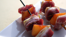 Brochettes de magret aux pêches