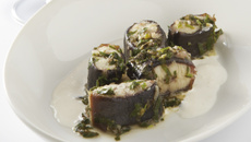 Anguille au vert, émulsion à l'ail et frites au vinaigre