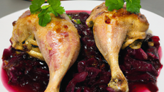 Chapon braisé à la kriek