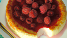 Flan ricotta-tonka aux framboises
