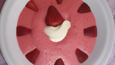 Soupe chantilly de fraise affriolante