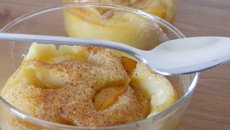 Clafoutis aux mirabelles en verrine.