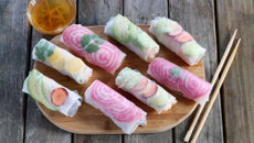 Rouleaux de printemps végétariens multicolores