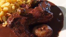 Civet de lapin sauce au sang