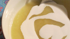 Soupe de panais, pommes de terre à la crème de coco