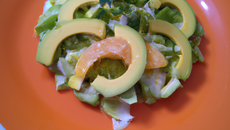 Salade d'avocat au pulco de pamplemousse
